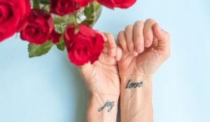 Ten Trending Tattoo Designs for Girls in Hand